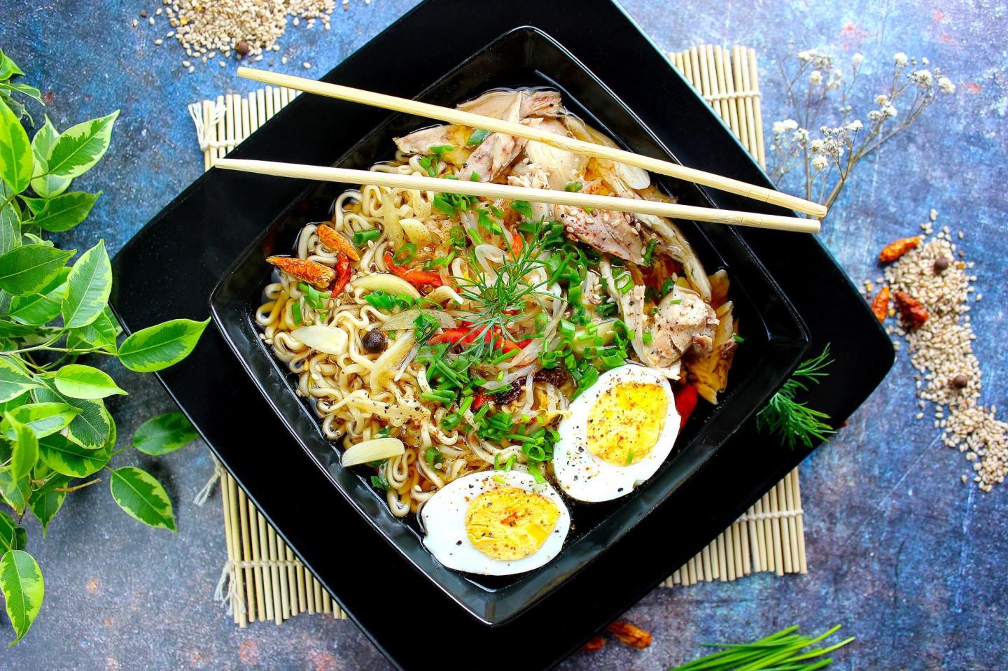 Tradycyjny Ramen z Kurczakiem